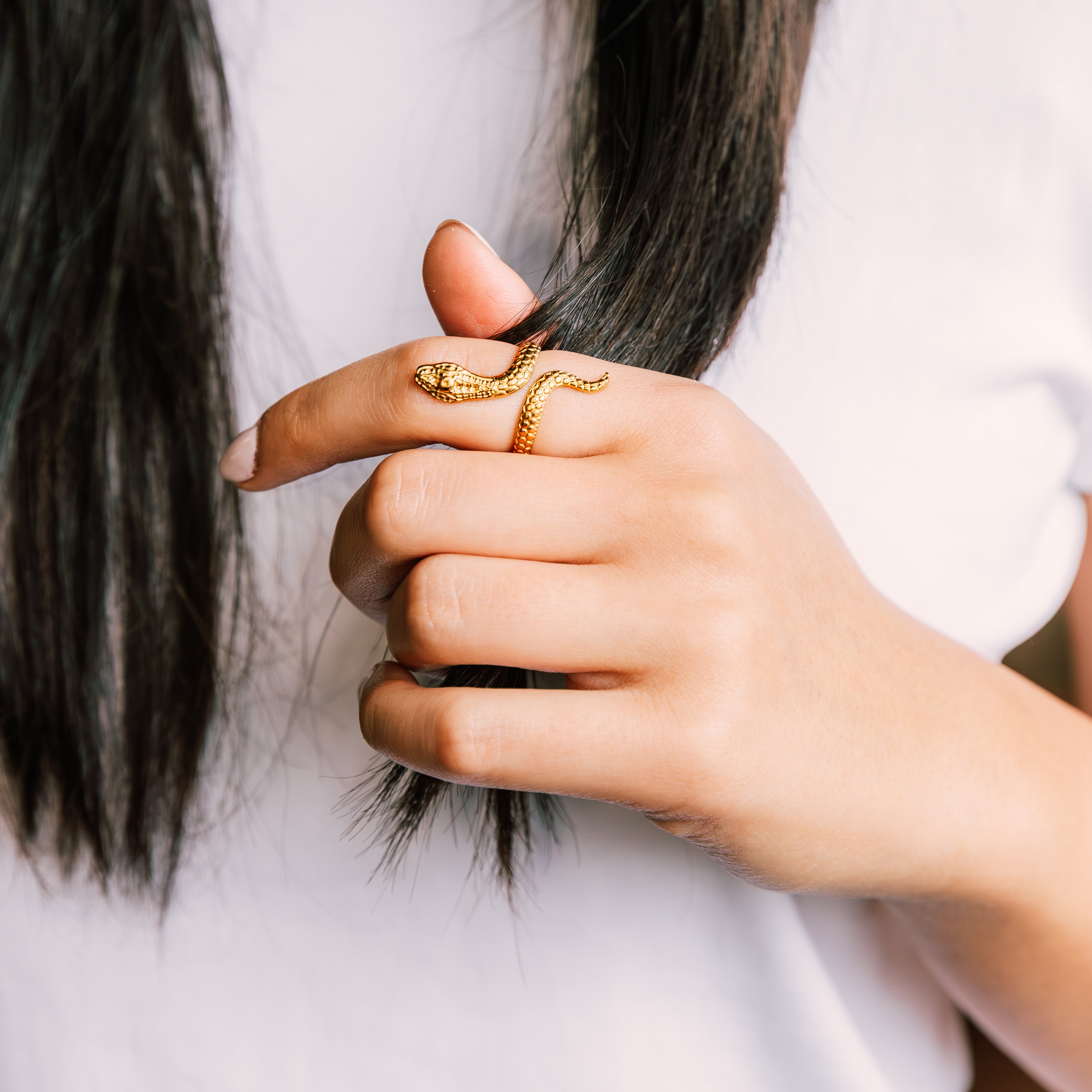 Sylva Ring gold ring for women close-up