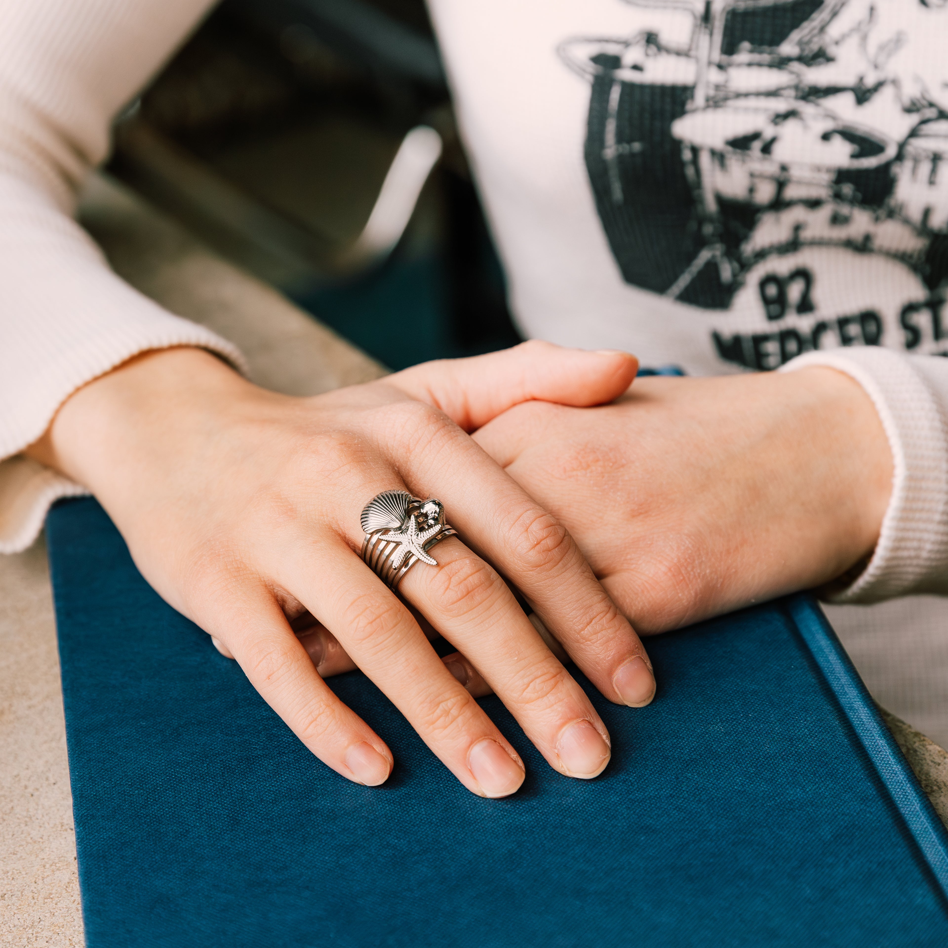 Marée Ring gold ring for women lifestyle view