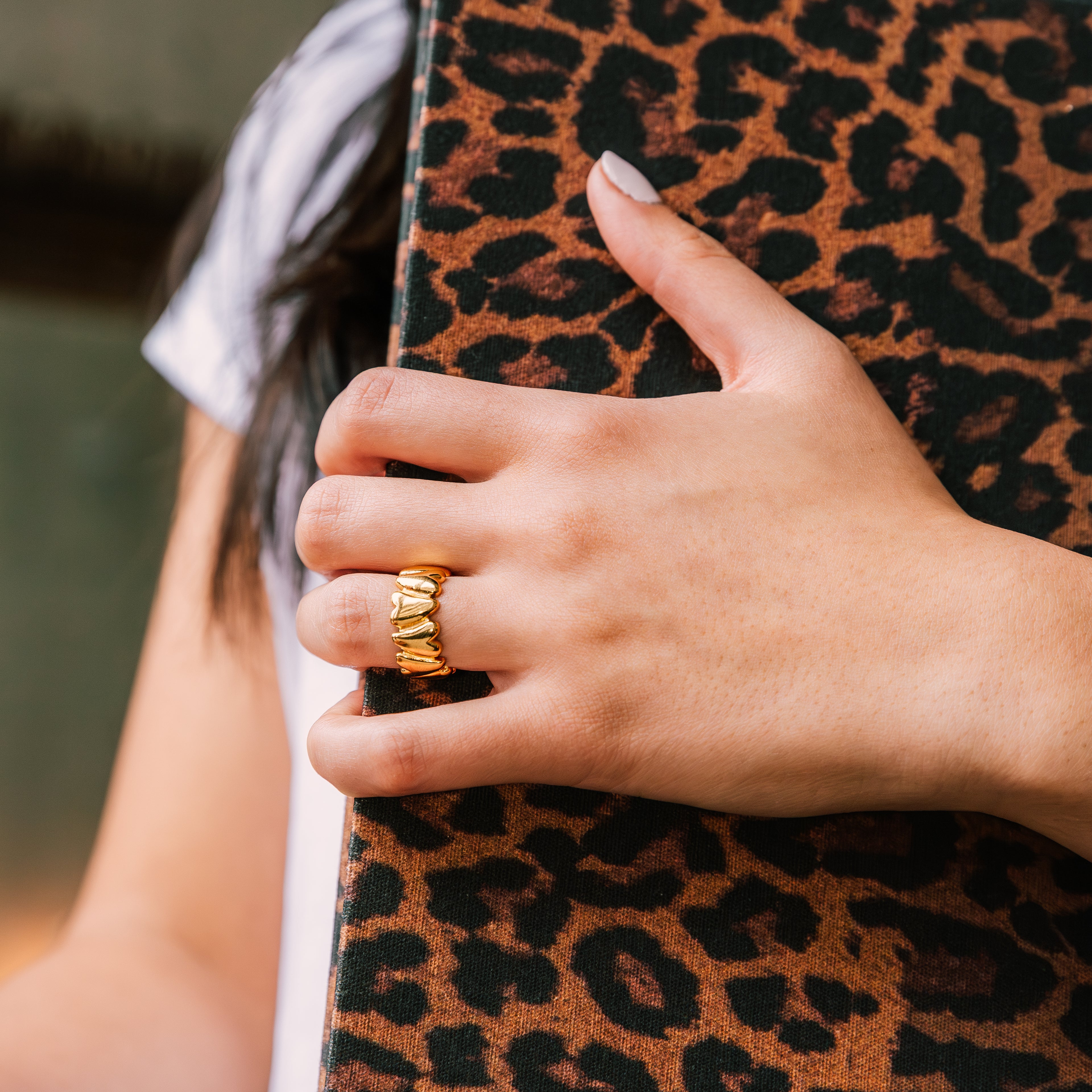 Everlove Ring gold ring for women on white background